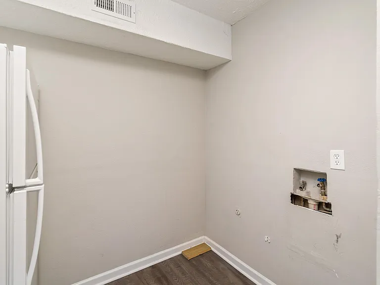 2522 McMillan St N — Photo 13