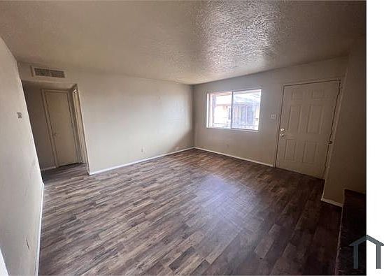 4th image of 301 Dunes Pl SE #3