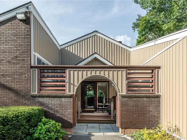 36 Hearthstone Drive #36, Brookfield, CT 06804