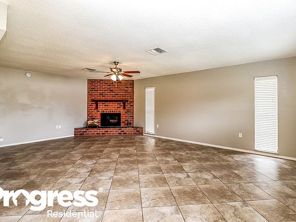 4th image of 4839 Cypress Tree Dr
