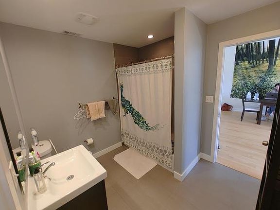 3rd image of 1637 N Ashland Ave #2