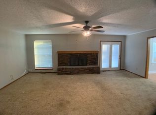 5908 NW 52nd St, Warr Acres, OK 73122