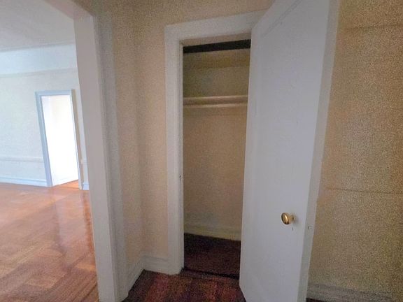 3rd image of 11525 84th Ave APT 1A