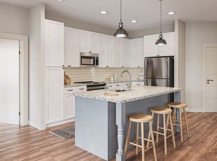 6050 Harbour Green Dr #304, Midlothian, VA 23112