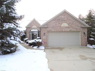 19160 Charter Ln, Strongsville, OH 44136