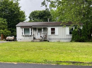 32 Wickham Dr, Warwick, NY 10990