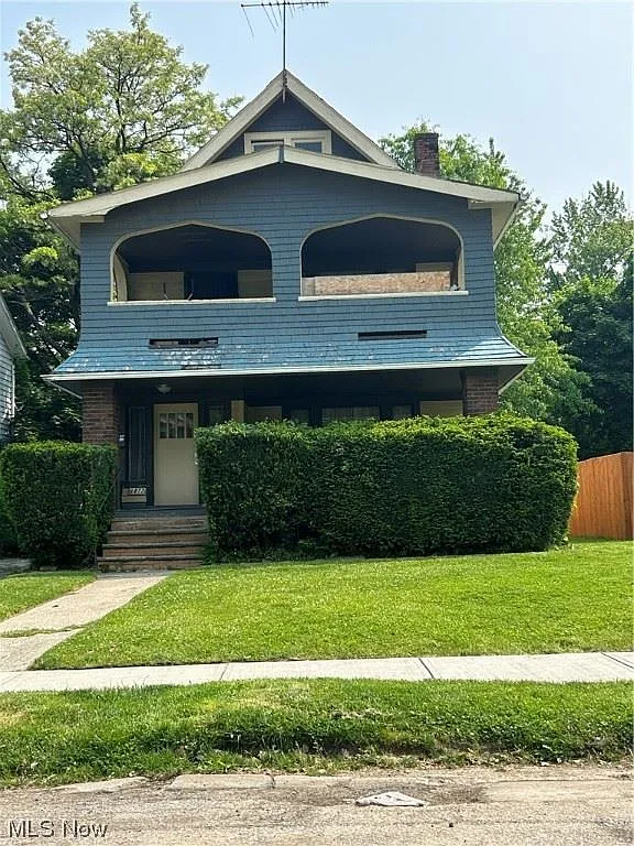 1877 Colonnade Rd photo 1