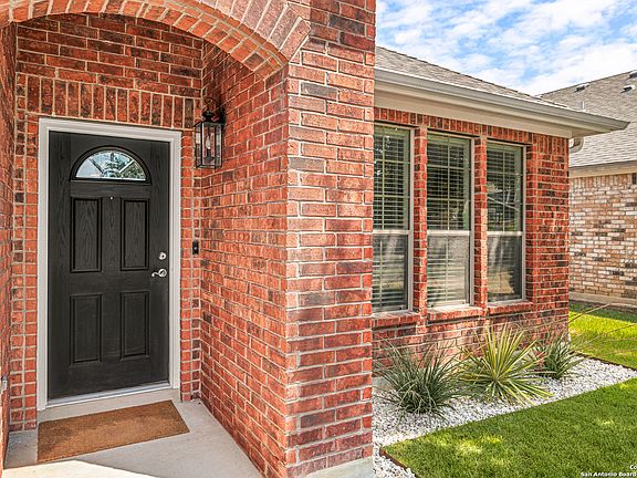 5th image of 10323 Elizabeth Ct