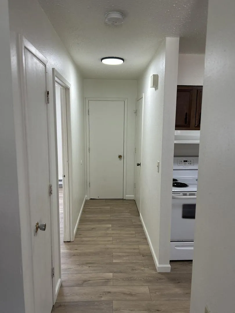 904 Baker St - 6 — Photo 2