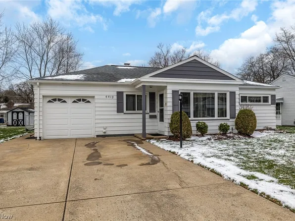 9913 Manorford Dr, Parma Heights, OH 44130