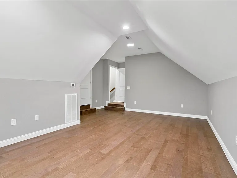 691 Denver Ln — Photo 27