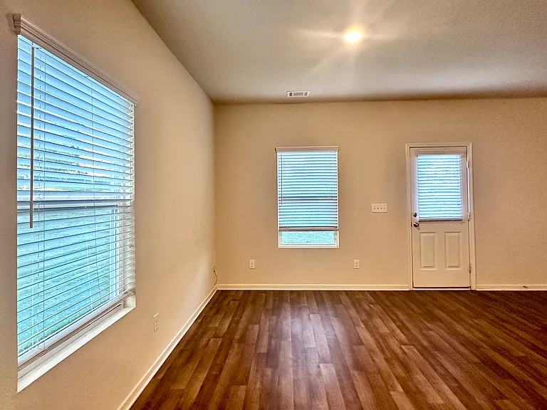 916 Independence Ave — Photo 18