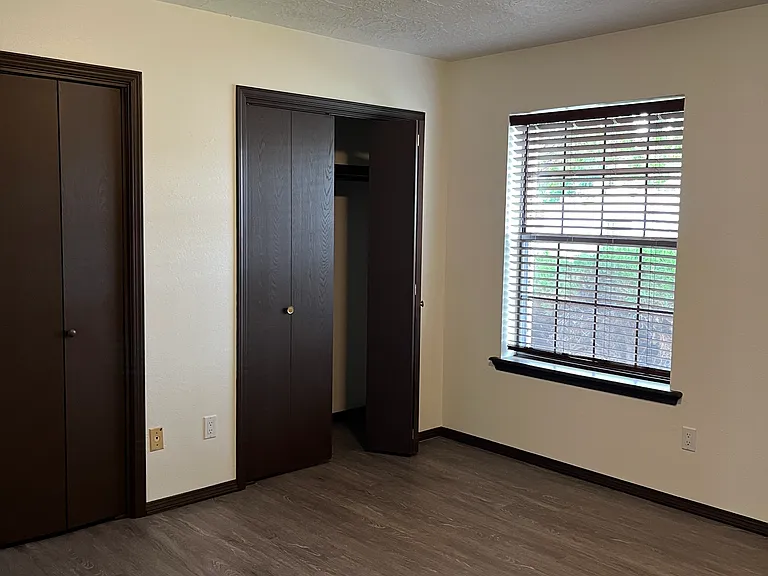 2906 Los Amigos Ct — Photo 9