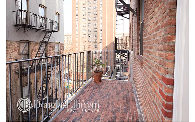 Rented by Douglas Elliman | media 32
