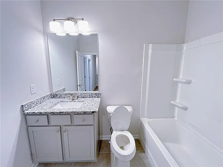 2586 Mills Commons Dr — Photo 13