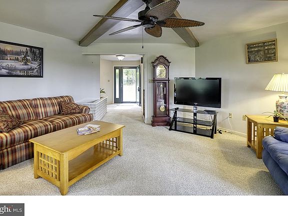 5th image of 36 Oakridge Dr