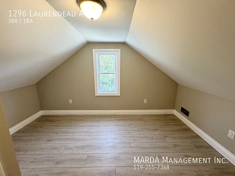 1296 Laurendeau Ave — Photo 42