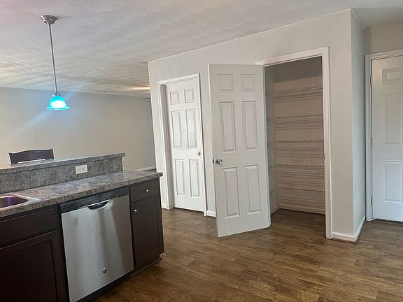 4th image of 3406 Bainbridge Blvd