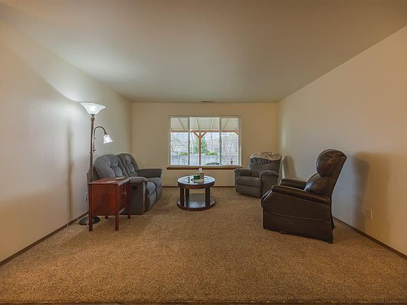 3rd image of 5211 Blue Jay Ln