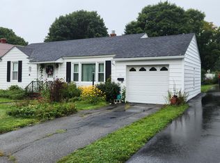 30 Spruce St, East Millinocket, ME 04430