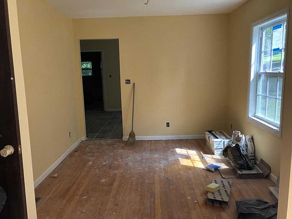 5th image of 115 Royal Heights Dr