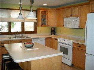 858 Barton Pl, Niskayuna, NY 12309