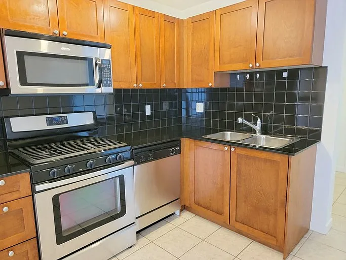 2636 Hastings St E #312 — Photo 1