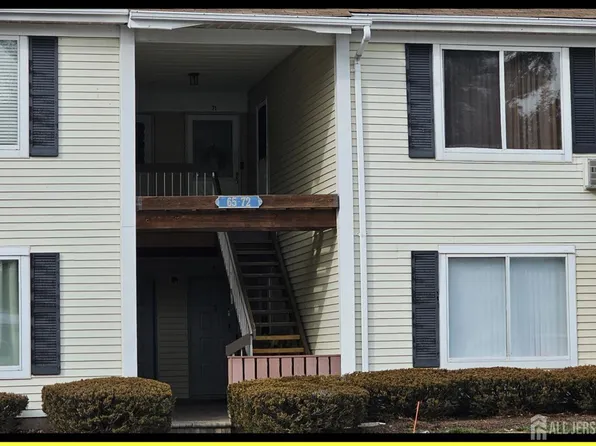 71 Eton Way, Somerset, NJ 08873