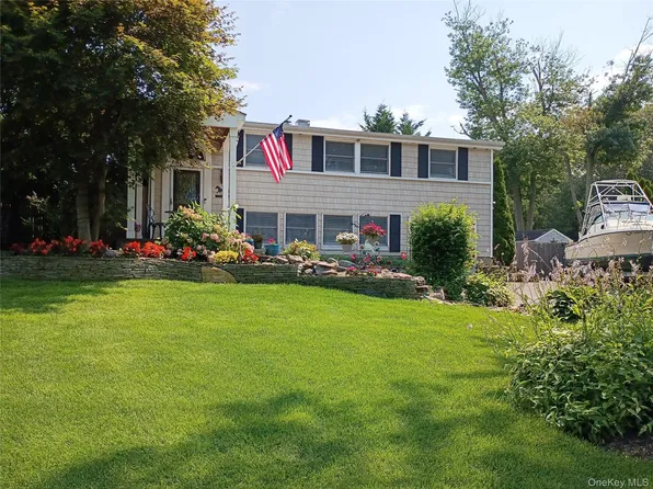 14 Fairway Drive, Port Jefferson, NY 11776