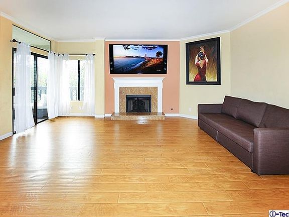 3rd image of 601 N Kenwood St Unit 201