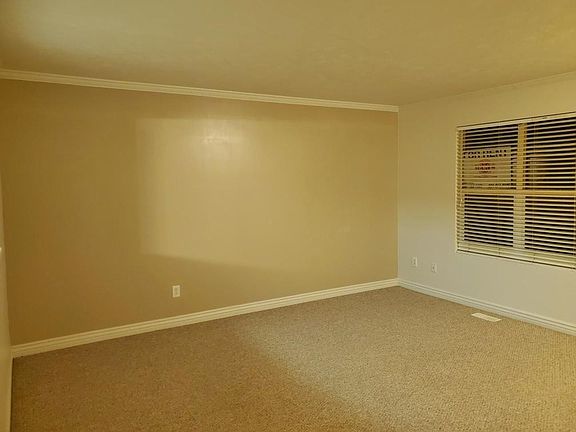 3rd image of 393 E Braidhill Dr