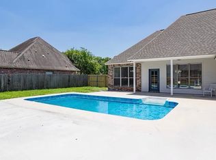 19934 Pecan Hill Dr, Zachary, LA 70791