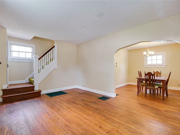 4th image of 2119 Shroyer Rd