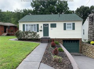 3011 Ridgeview Dr, South Charleston, WV 25303