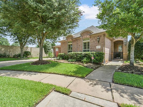 2nd image of 6518 Canyon Cliff Ct