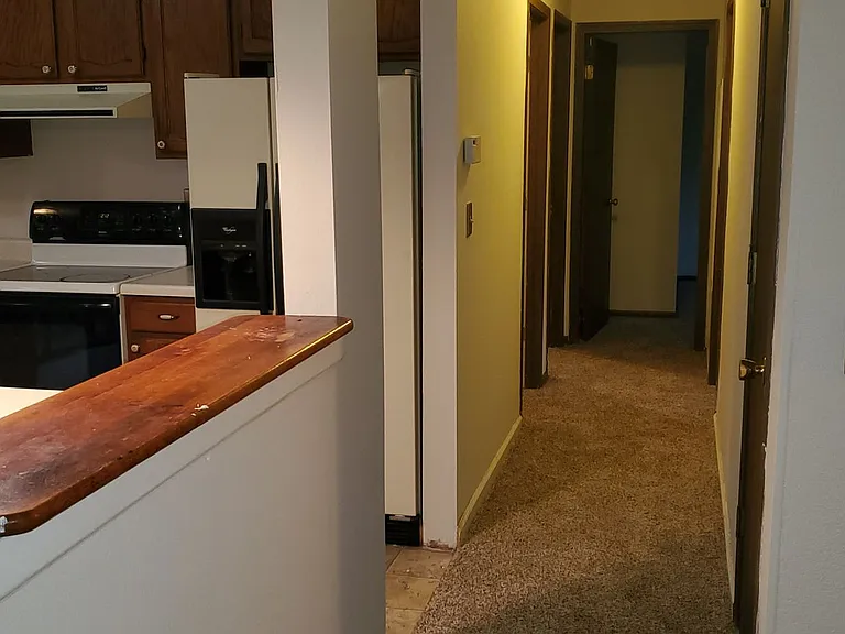 8303 W Southeast Ct — Photo 6