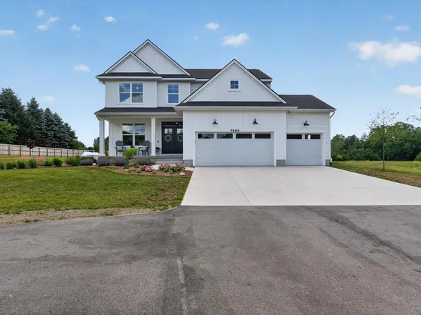 7895 Oak Grove Rd, Howell, MI 48855