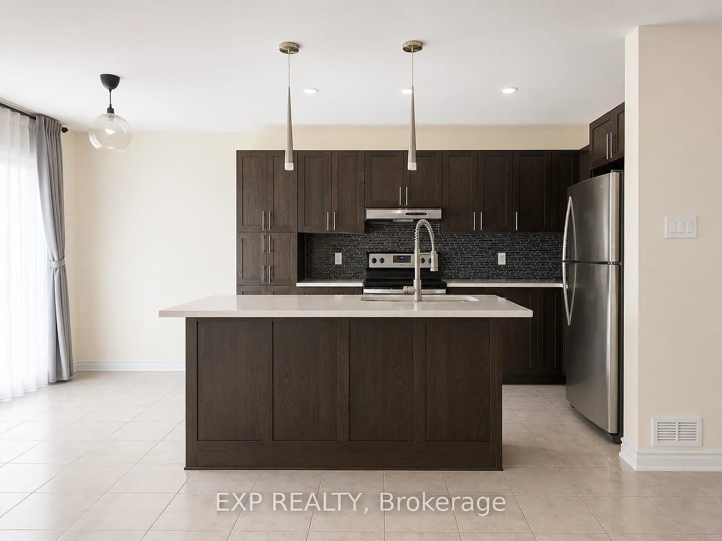 3 bed, $2,700 — Photo 4