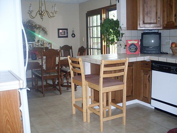 Eat-in kitchen and dining room
