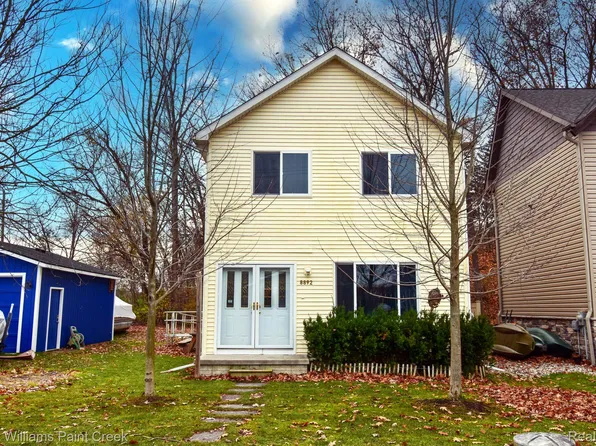 8892 Lagoon Dr, Brighton, MI 48116
