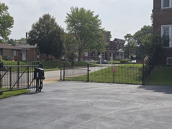 5th image of 608 Loughborough Ave