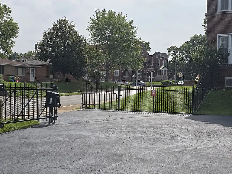608 Loughborough Ave — Photo 5