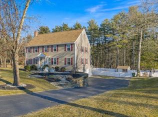 49 Windsor Ln, North Andover, MA 01845