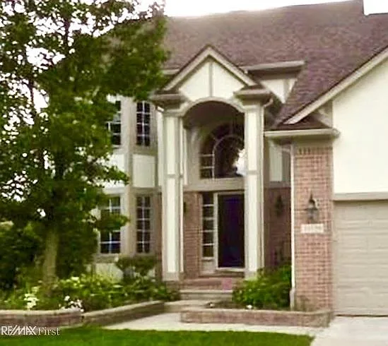 53529 Hubs Ln photo 1