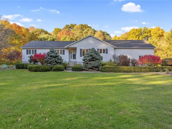 1260 Bellows Rd, Baldwinsville, NY 13027