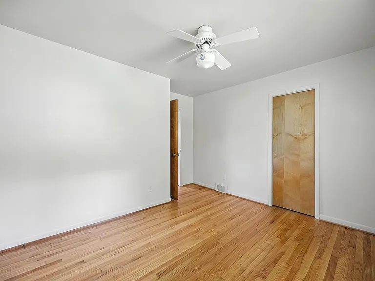 38351 Dequindre Rd — Photo 14
