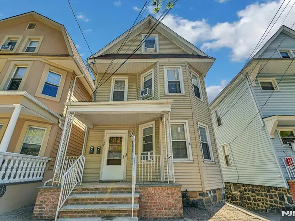 349 Undercliff Ave, Edgewater, NJ 07020