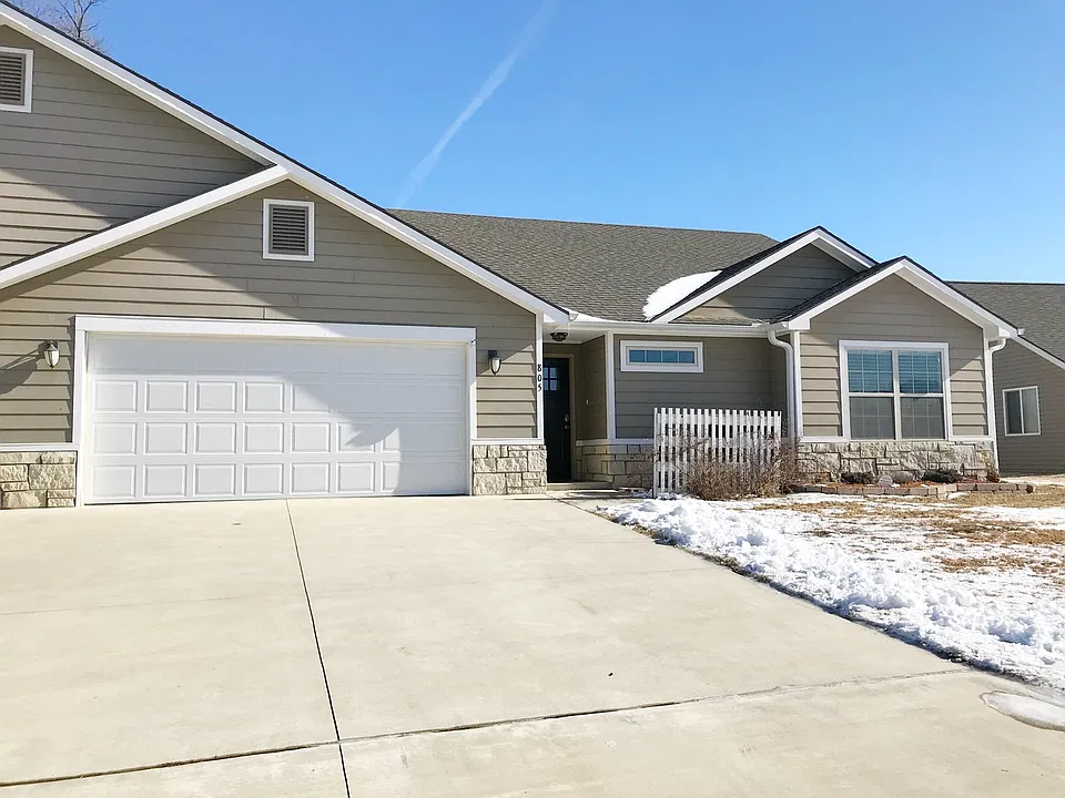 805 Highland Ridge Dr