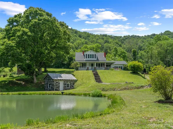 47 Woody Hills Ln, Bakersville, NC 28705