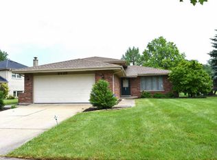 8439 Beller Dr, Darien, IL